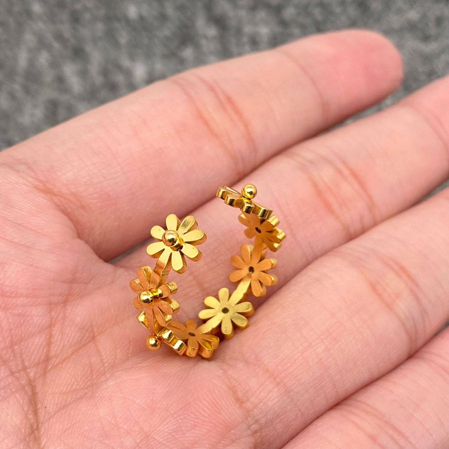 Daisy Flower Adjustable Ring