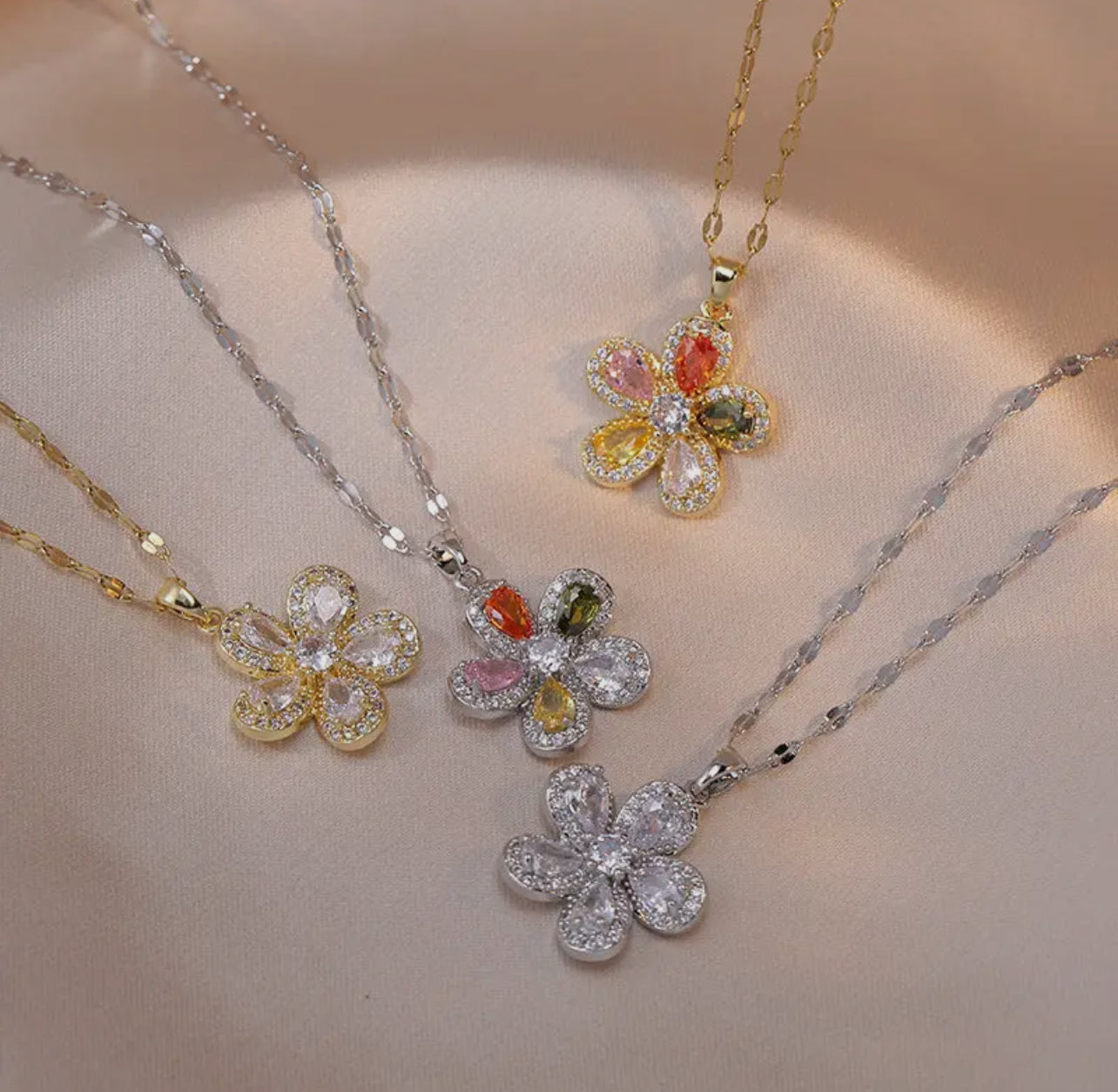 Flower Pendent Necklace