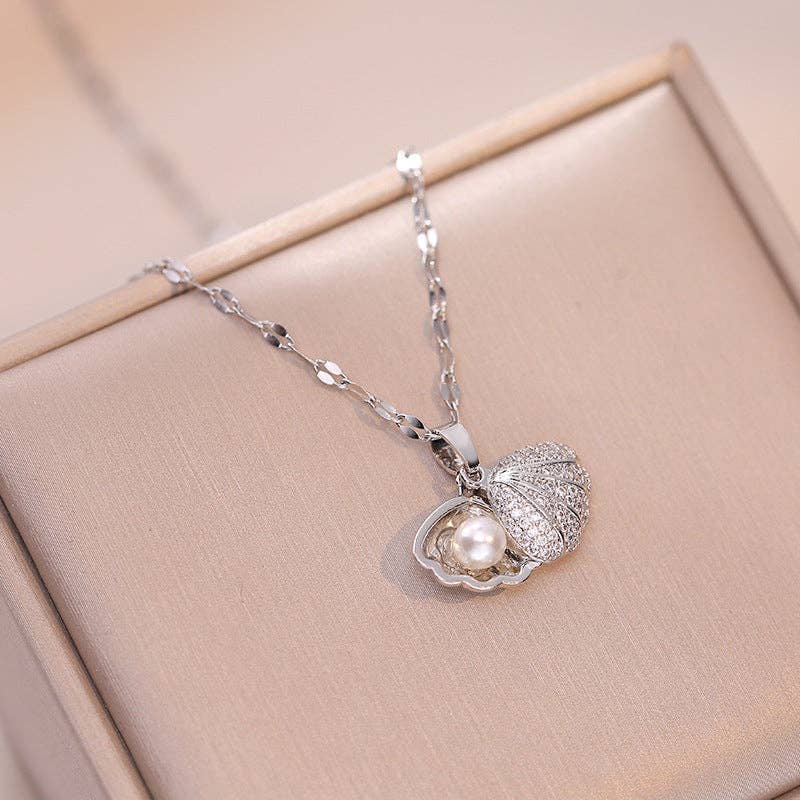 Seashell Pearl Pendant Necklace